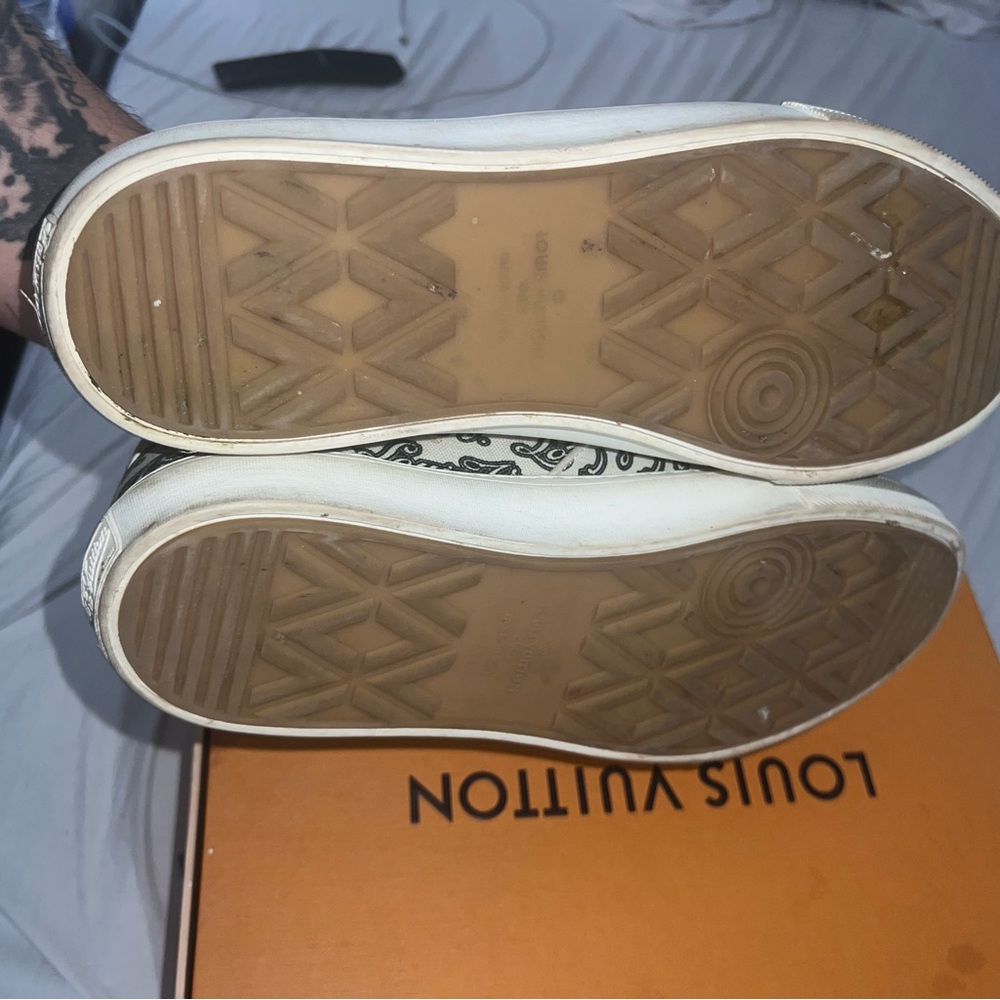 Louis Vuitton sneakers 😌 - Picture 5 of 6